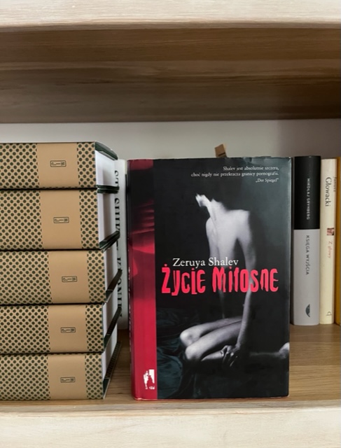 Hipnotyzująca Shalev i recykling w literaturze.